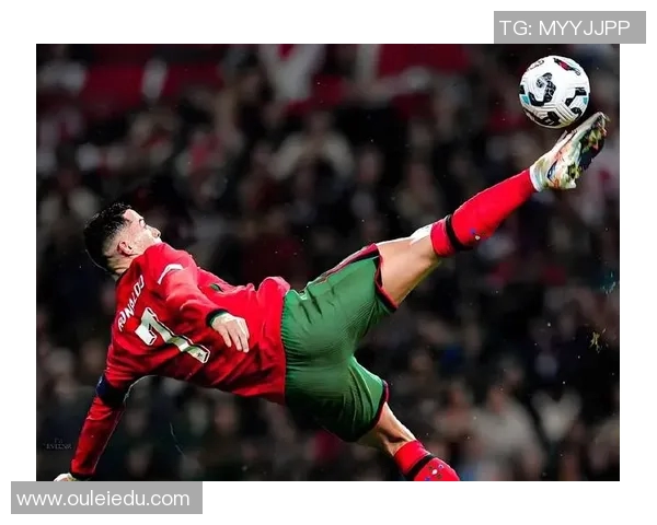 足球经典比赛回顾:那些年我们一起追过的激动时刻与传奇瞬间